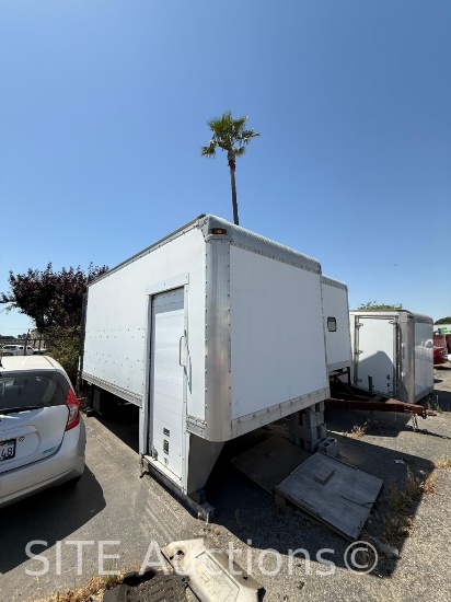Box w/ Lift Gate
