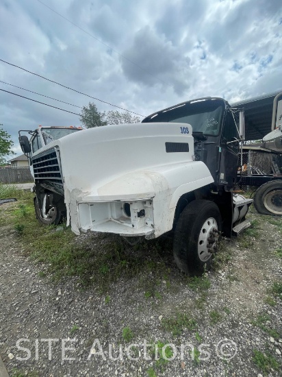 2002 Mack CH613 - Parts Truck