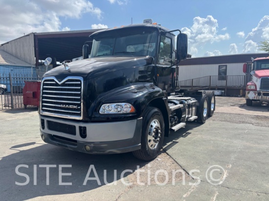 2013 Mack CXU613 T/A Day Cab Truck Tractor