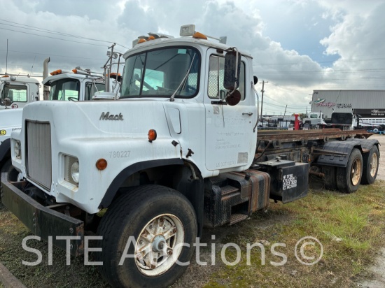 1986 Mack T/A Roll Off Truck