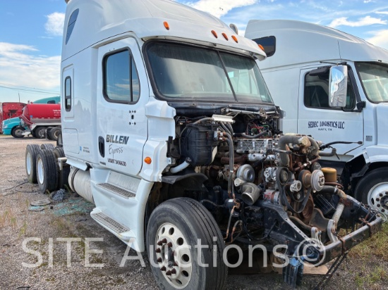 2015 Freightliner Cascadia T/A Sleeper Truck Tractor