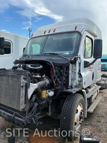 2016 Freightliner Cascadia T/A Sleeper Truck Tractor