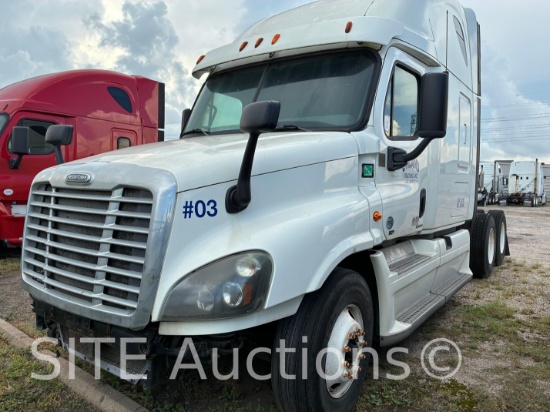 2013 Freightliner Cascadia T/A Sleeper Truck Tractor