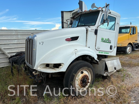 2011 Peterbilt 386 Day Cab