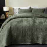 POWDION KING VELVET QUILT, OVERSIZED BEDSPREAD, SOFT COVERLET, 2 SHAMS, ARMY GREEN STRIPED