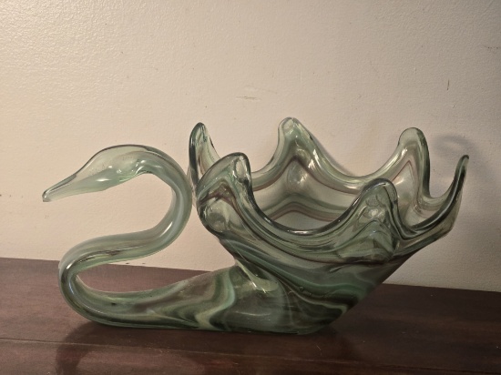 VINTAGE GLASS SWAN, 13.5" X 6"