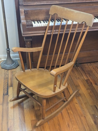 *VINTAGE ROCKING CHAIR