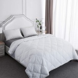 Lightweight Wool Down Comforter Queen . $115 MSRP