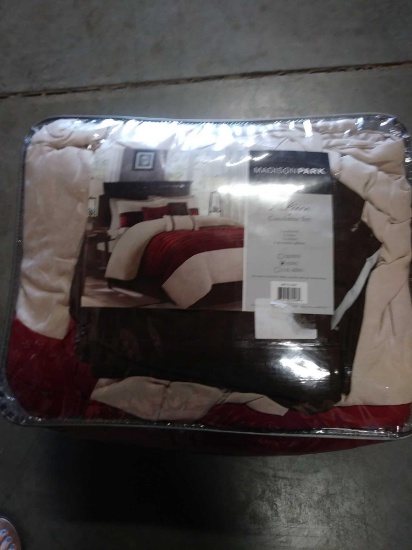 Madison Park Teagan 7-pc. Comforter Set,$107 MSRP