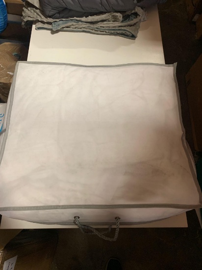 Duvet Comforter. $200 MSRP