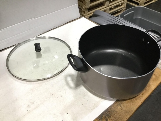 Kitchen Pot w/lid, $22 MSRP