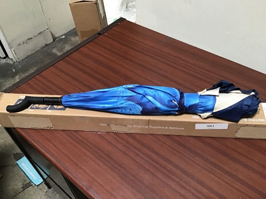 Inverted Umbrella with C-Shaped Handle