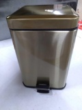 mDesign Dustbin