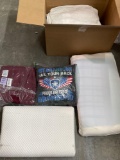 4 Pillows, 1 Blanket