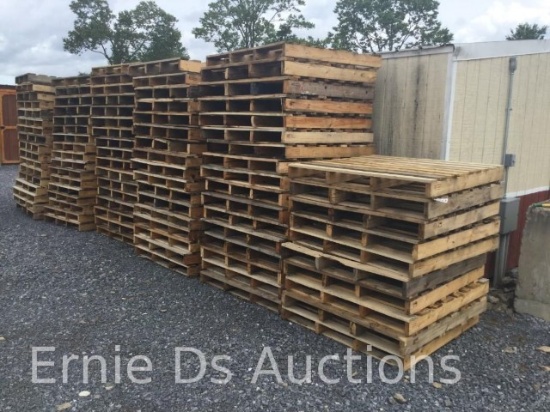 (95) New Wooden Pallets