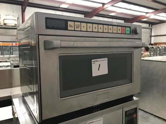 Commercial microwave oven
