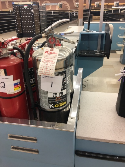 Dry chemical fire extinguisher