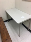 Folding table