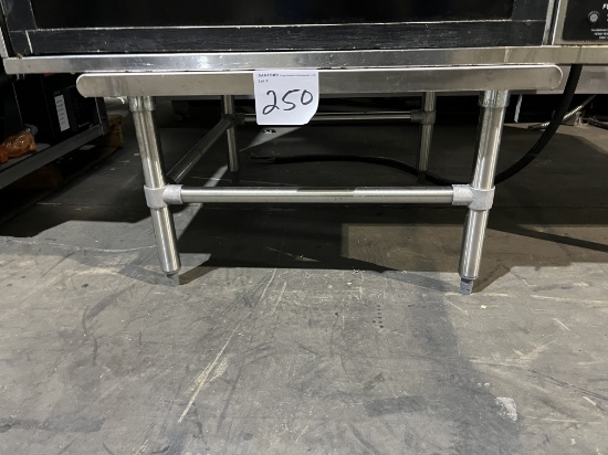 S/S Equipment Stand
