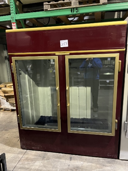 Hussmann Two door ice merchandiser