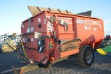 ROTO-MIX 354-12B MIXER WAGON W/SCALES, (SCALES WORKS)