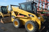 2012 CAT 252B3 SKID LOADER, 3,336 HRS, CAB, HEAT, AIR, FRONT HYD, (NEW ENGI