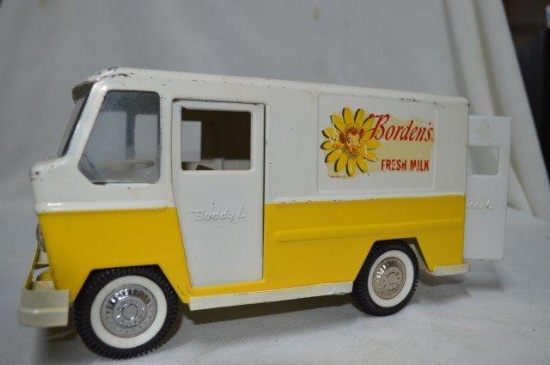 Buddy L. Milk delivery truck- Borden's Fresh Milk