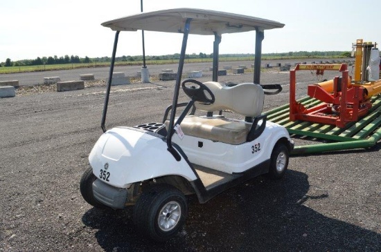 Yamaha electric golf cart w/ charger
