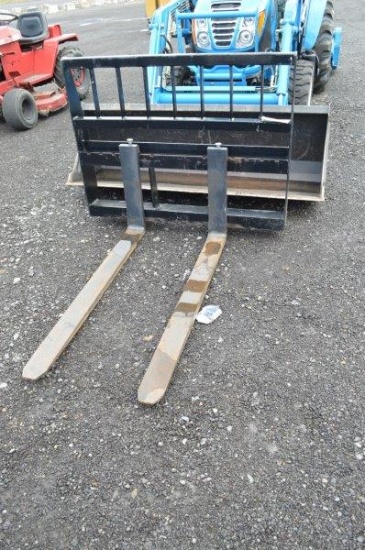 Skid mount Quick attach 6' pallet forks (like new!!)