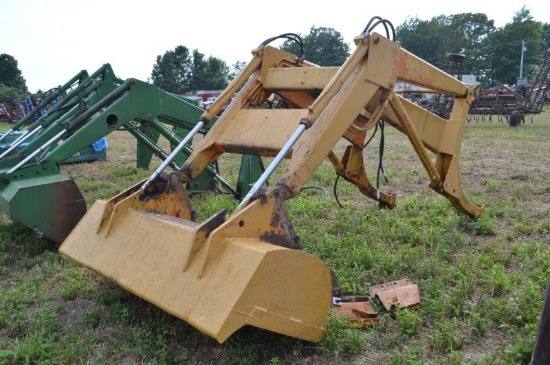 IH 3000# loader 68" bucket brackets