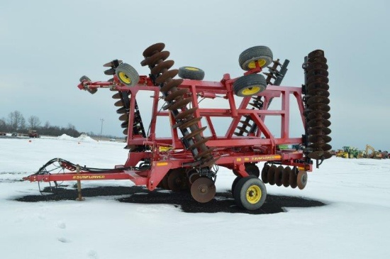Sunflower 1435 30' rock flex, packer hitch w/ hyd, 12.5L-15 tires (only use