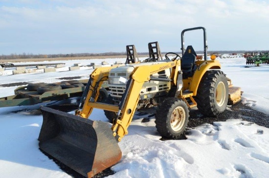 Cub Cadet 8354 SS tractor w/ 640 quick attach loader , 4wd, shuttle shift,