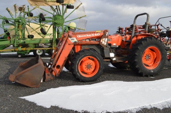 Kubota M8030 w/ Quicke 640 self leveling loader, quick attach, joystick con