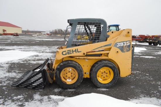 Gehl 3935 w/ 5565 hrs, quick attach, 10-16.5 rubber, serial# GHC03935H00001