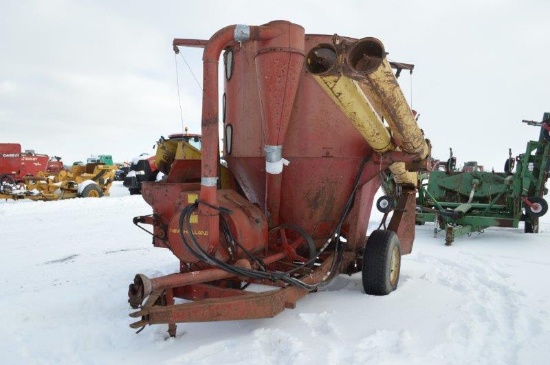 NH 357 feed grinder, 1,000 PTO