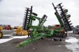 JD 635 28' rockflex disc w/ packer hitch (New! Never Used!)