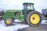 JD 4560 w/ 15 speed power shift, 3,154 hrs, 3 remotes, 4wd, AC, 4 front wei