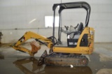 CAT 301.8C mini excavator w/ 2,225 hrs, rubber tracks, CAT 14
