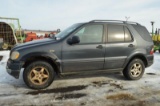 '98 Mercedes ML320 sedan w/ 3.2 liter V6 motor, auto, leather interior, 4wd