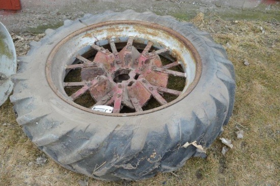 12-38 IH tire and rim