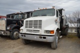 '98 International 8100 10 wheel truck w/ 26' flatbed w/ bulkhead, 320,900 m