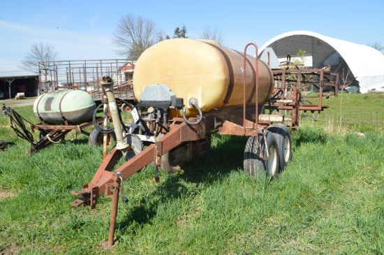 Demco 500 gallon sprayer w/ 40' manual fold booms, PTO drive pump, tandem axle