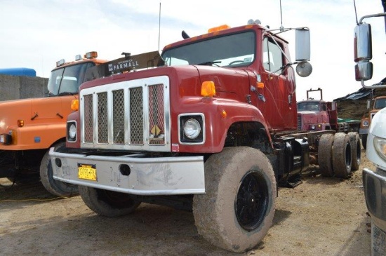 '98 International truck w/ tandem axle, 195,261 miles, 9 speed trans, VIN# 1HTGGAET4WH523893