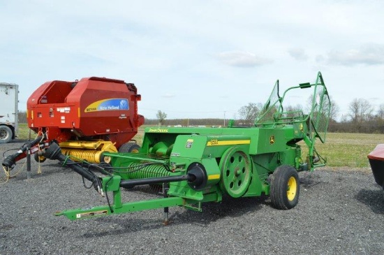 JD 328 square baler w/ JD 42 kicker, string tie, 5'4" pickup head, hyd bale tension