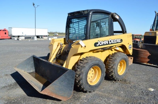 JD 250 series 2 skid loader w/ 8471 hrs, cab, air/heat, rear weights, hyd aux, hyd quick attach, 12-