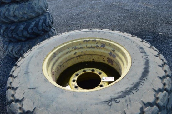 30.5L-32 tire w/ rim (fits a Kuhn manure spreader