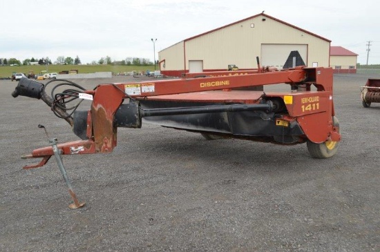 NH 1411 10'6'' discbine w/ rubber rolls, 540 pto, rebuilt cutter head, less than 80 acres on it