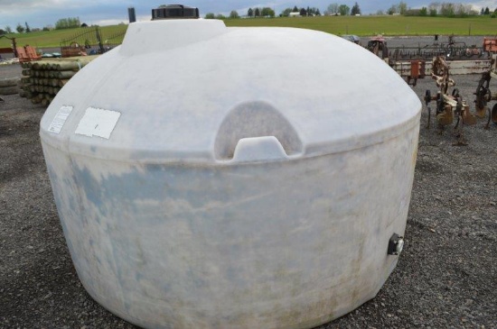 1,000 gallon poly tank