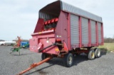 Miller Pro 5200 forage wagon w/ Kory 6278 tandem axle running gear, 3 beaters, multispeed