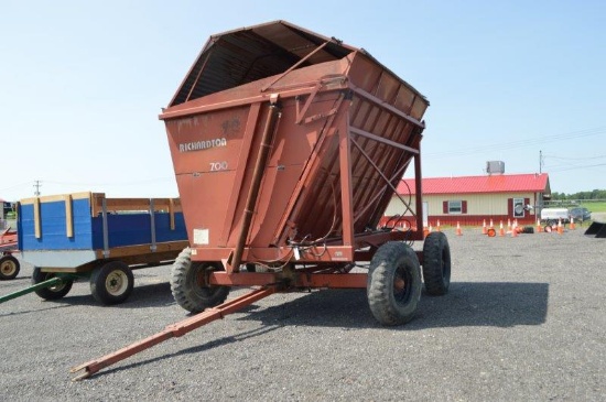 Richardson 700 dump wagon, extention hitch